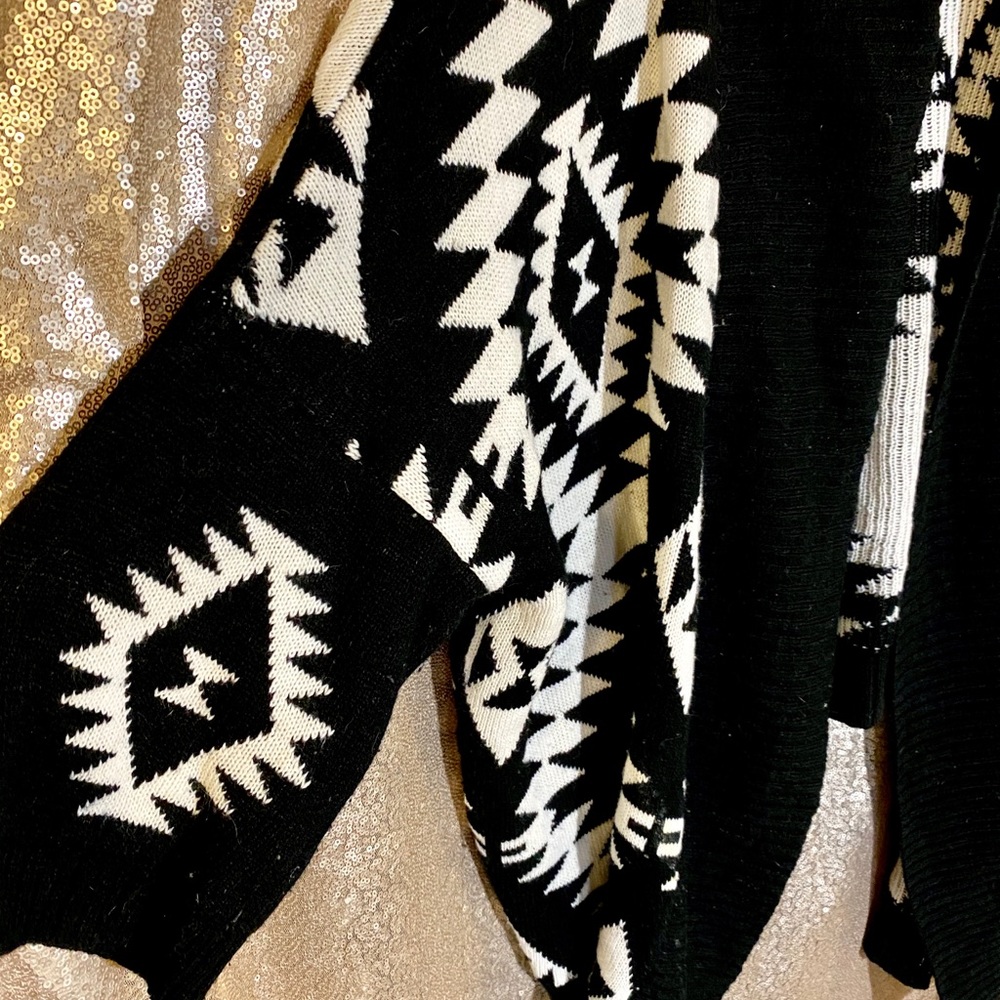 TRIBAL SWEATER CARDIGAN